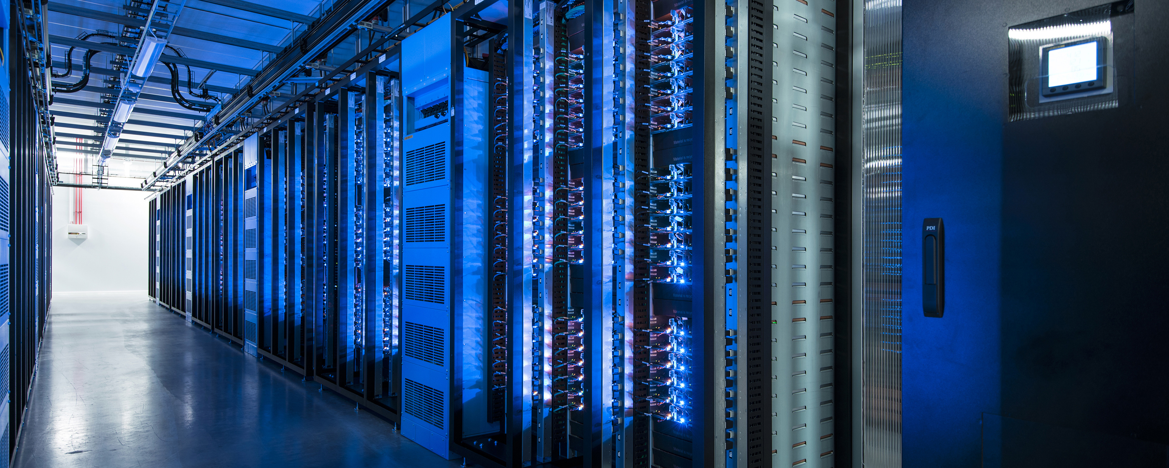 datacenter-servers-3840x2160-001-2